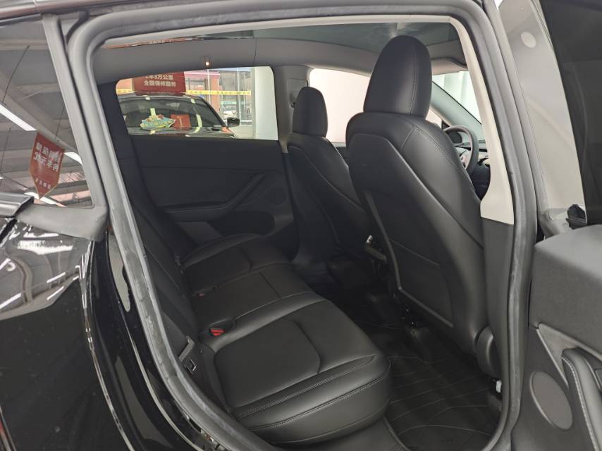 Tesla Model Y 2023 #5 Tesla Model Y 2023 car image #5