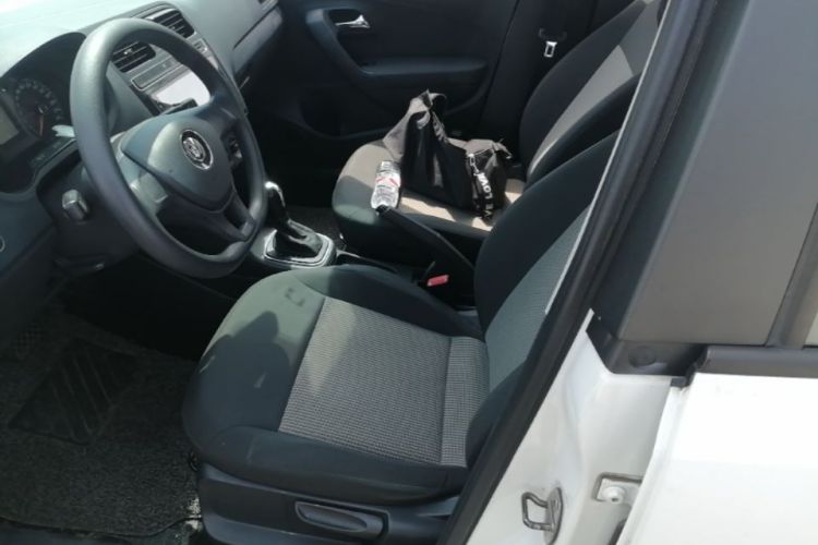 Volkswagen Polo 2017 car image #15