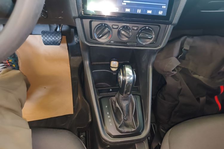 Volkswagen Santana 2018 car image #14