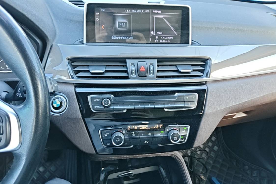BMW X1 2018 immagine di auto #26