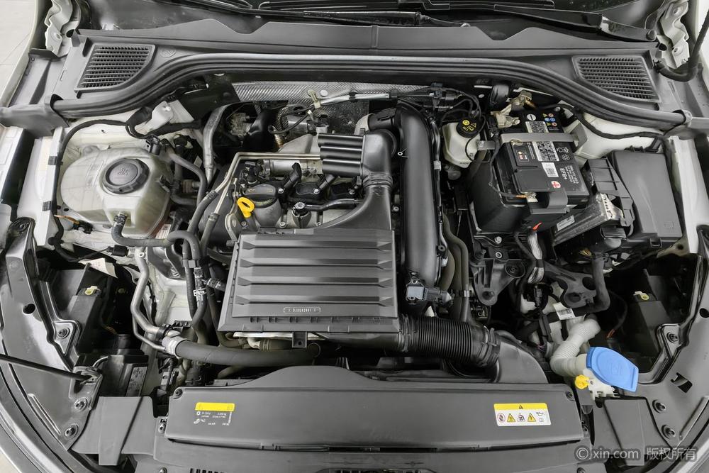 Volkswagen Golf 2021 car image #5