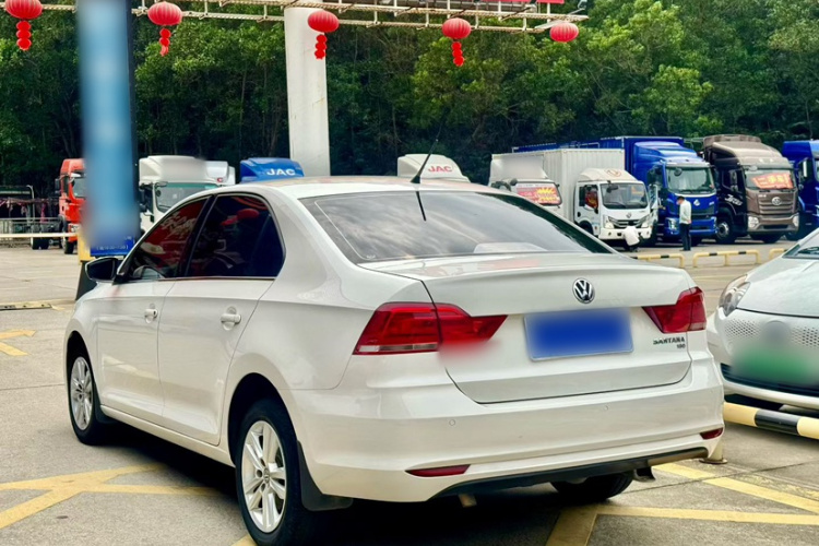 Volkswagen Santana 2016 car image #4