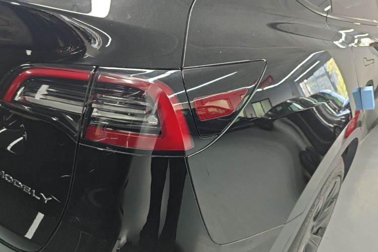 Tesla Model Y 2024 صورة سيارة #8