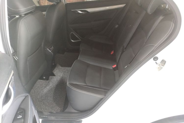 GEELY Emgrand 2020 car image #17