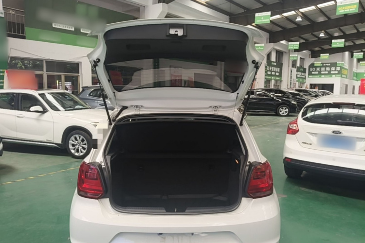 Volkswagen Polo 2018 car image #19