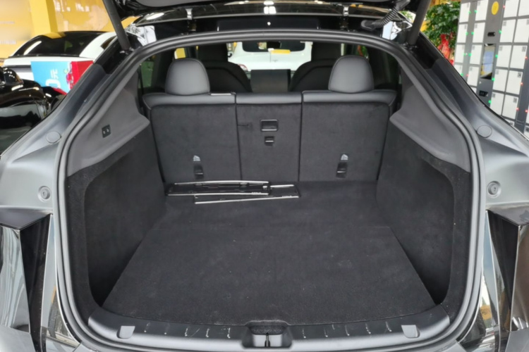 Tesla Model Y 2026 car image #19
