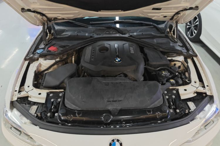BMW 3 Series 2018 #20 BMW 3 Series 2018 car image #20