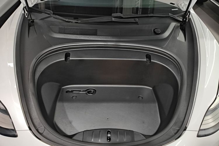 Tesla Model 3 2020 car image #20