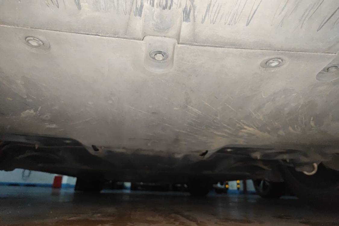 Tesla Model Y 2024 car image #14