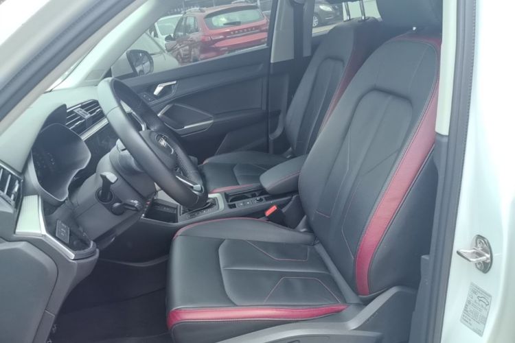 Audi Q3 2020 car image #19