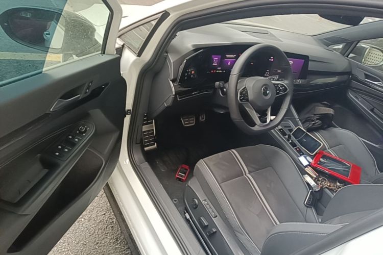 Volkswagen Golf 2022 car image #16