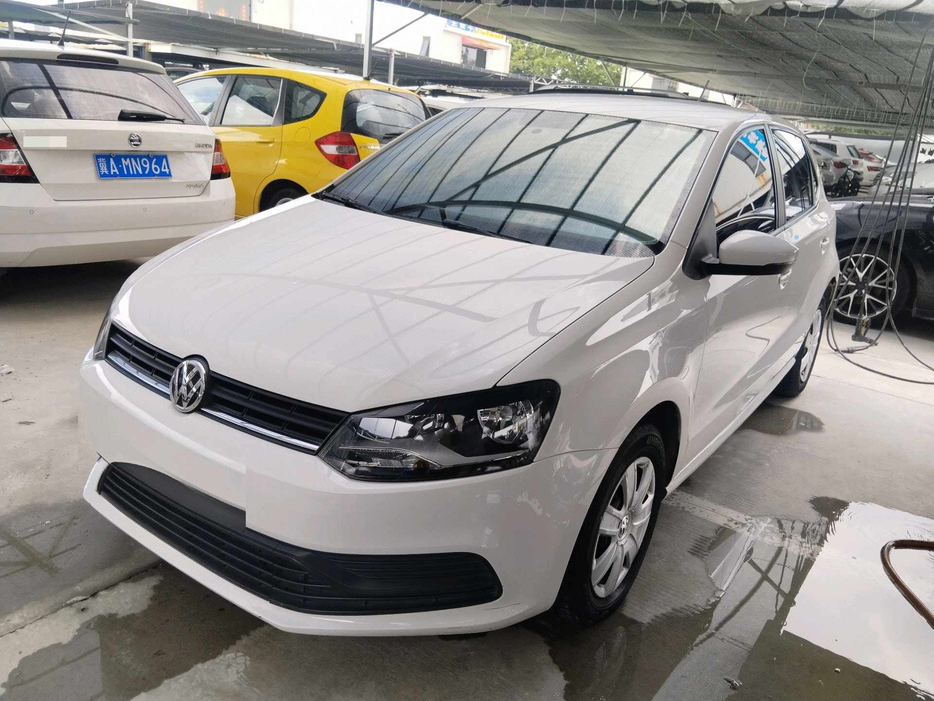 Volkswagen Polo 2016 car image 