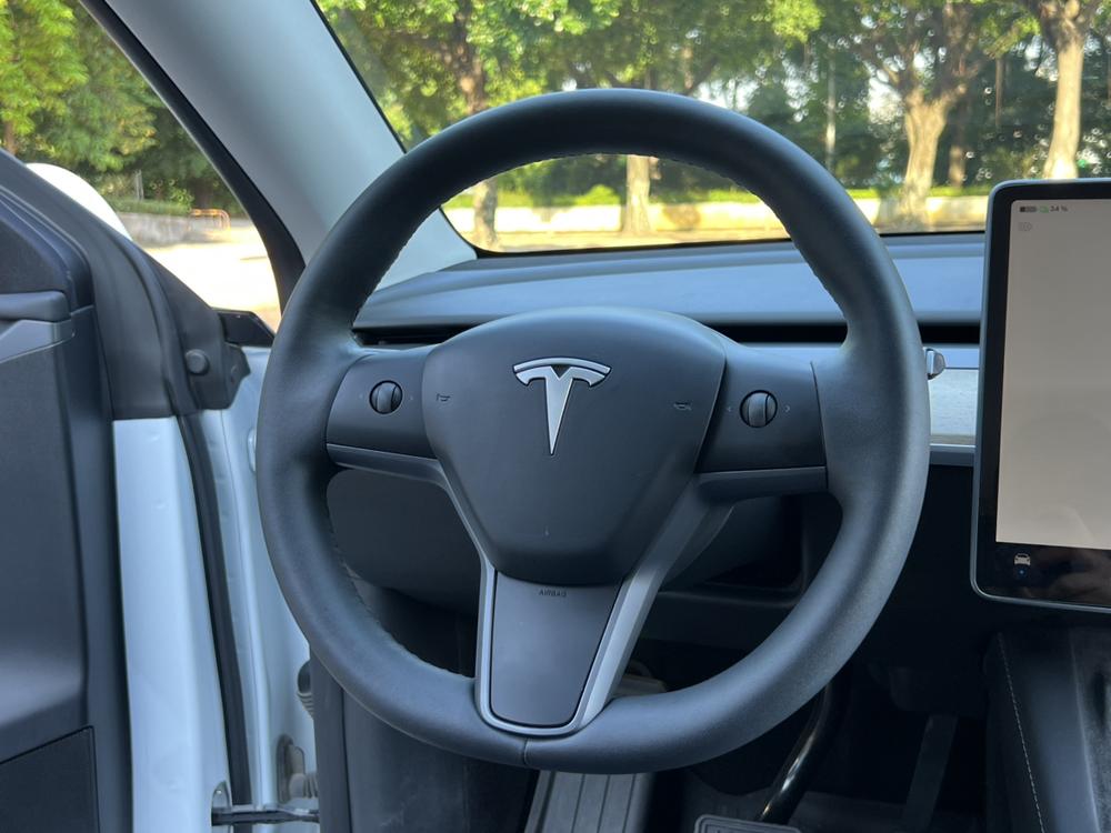 Tesla Model Y 2022 #16 Tesla Model Y 2022 car image #16