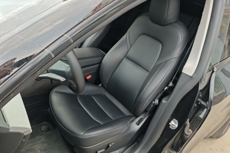 Tesla Model Y 2023 #15 Tesla Model Y 2023 car image #15