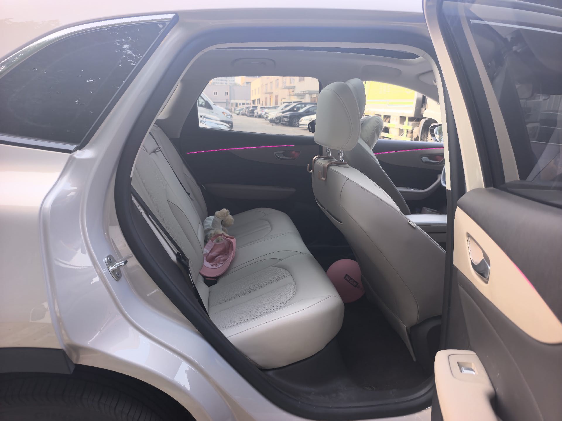MG ES5 2025 imagen de coche #8