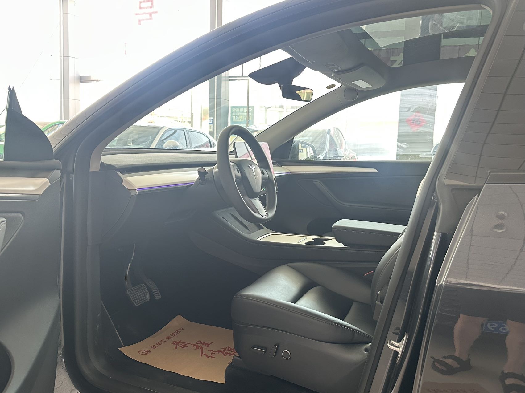 Tesla Model Y 2024 #4 Tesla Model Y 2024 immagine di auto #4