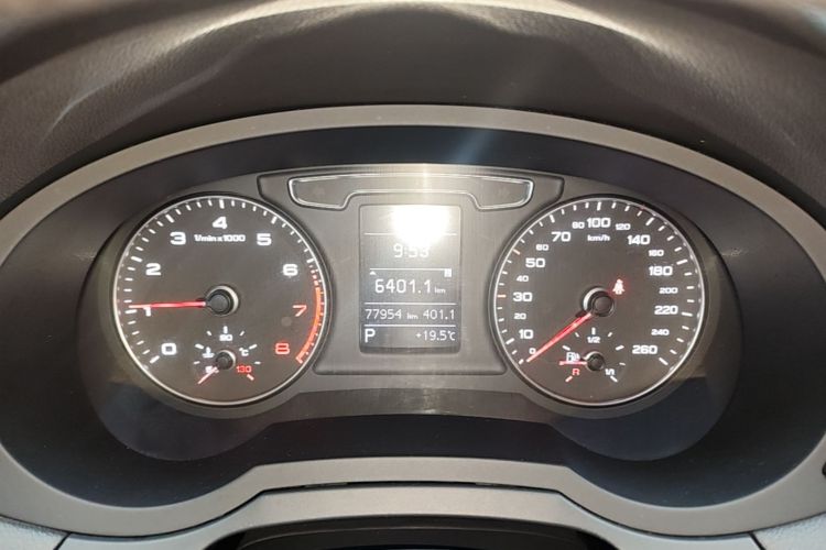 Audi Q3 2019 #12 Audi Q3 2019 car image #12