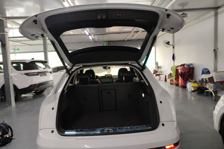 Audi Q3 2018 #19 Audi Q3 2018 car image #19