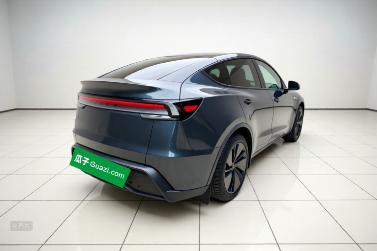 Tesla Model Y 2025 #7 Tesla Model Y 2025 car image #7