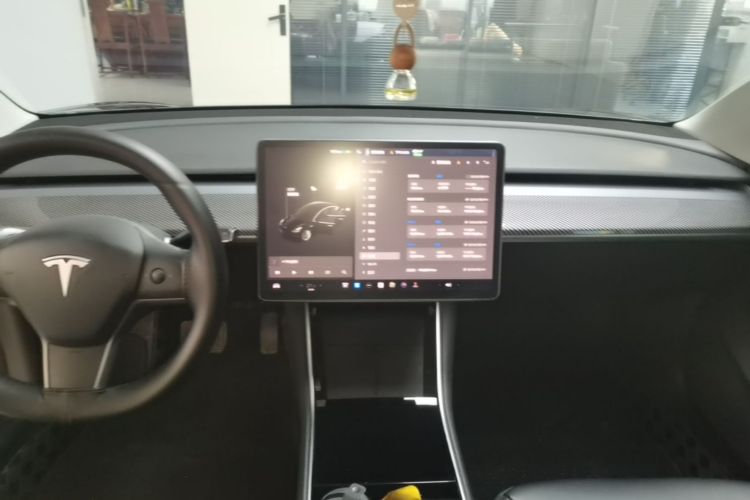 Tesla Model 3 2020 #17 Tesla Model 3 2020 car image #17