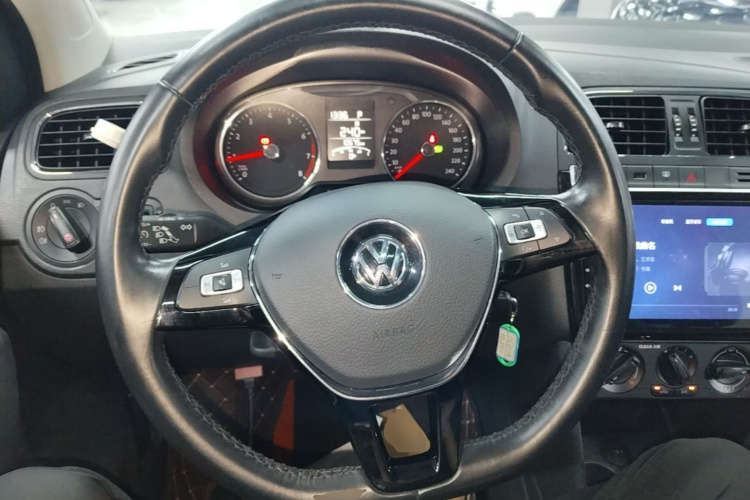 Volkswagen Polo 2018 #15 Volkswagen Polo 2018 car image #15