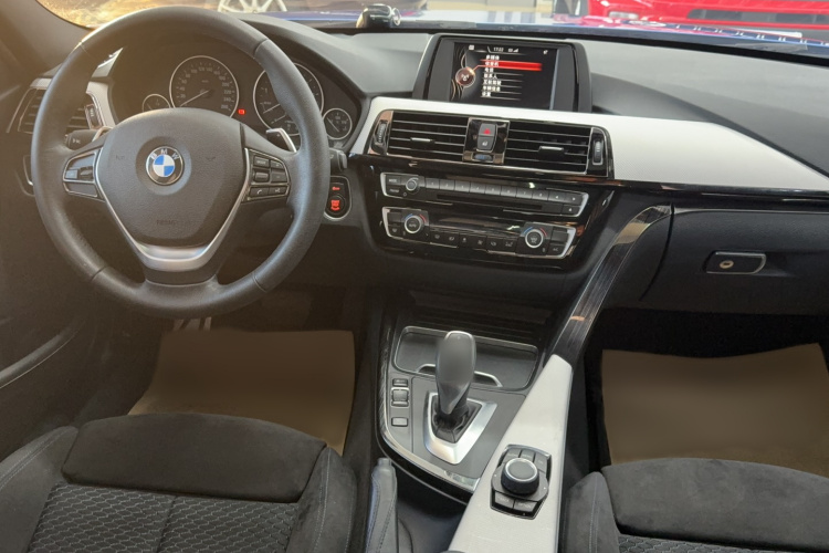 BMW 3 Series 2017 صورة سيارة #11