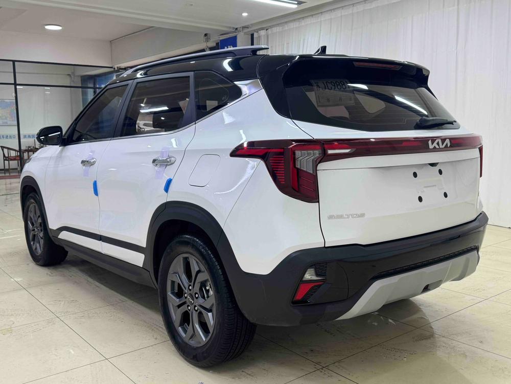 Kia Seltos 2023 image de voiture #4