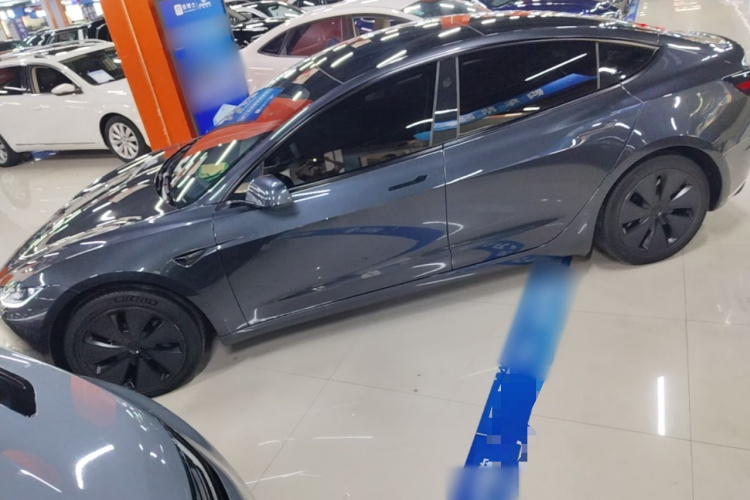 Tesla Model 3 2024 car image #4
