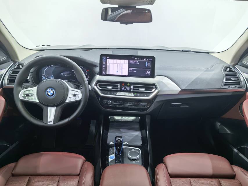 BMW iX3 2023 car image #3