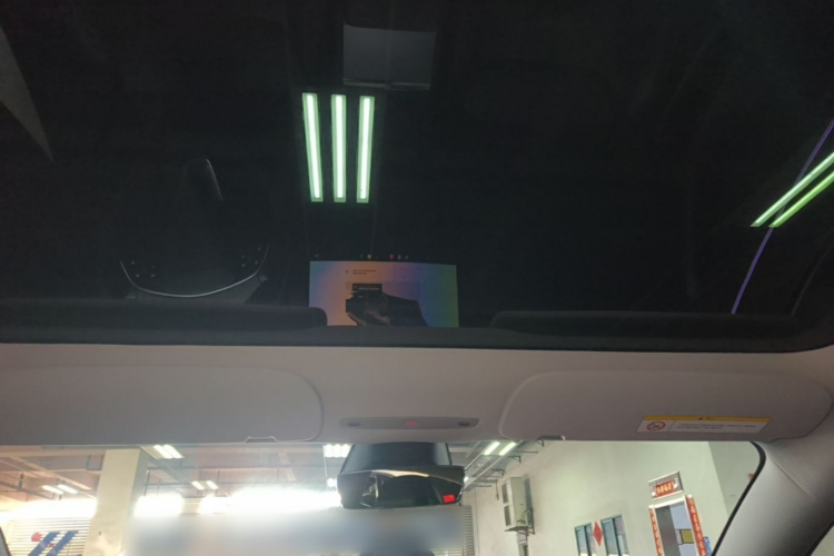 Tesla Model 3 2024 car image #18