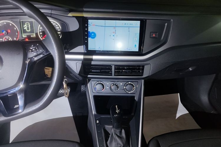 Volkswagen Polo 2019 car image #13