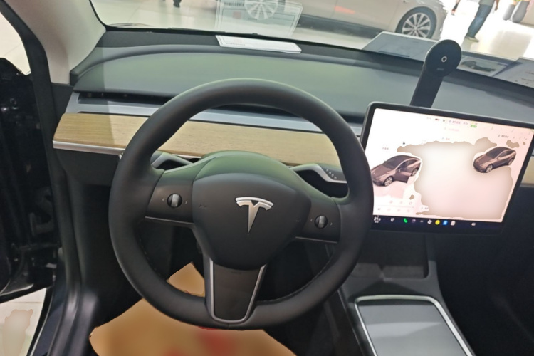 Tesla Model Y 2022 #11 Tesla Model Y 2022 car image #11