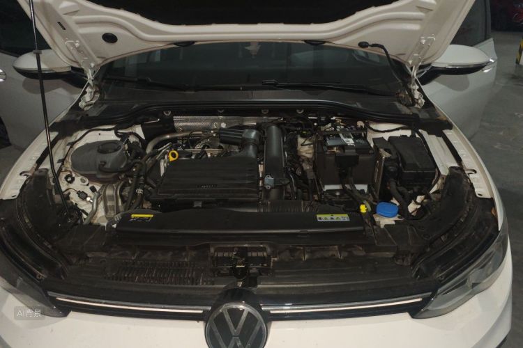 Volkswagen Golf 2024 car image #22