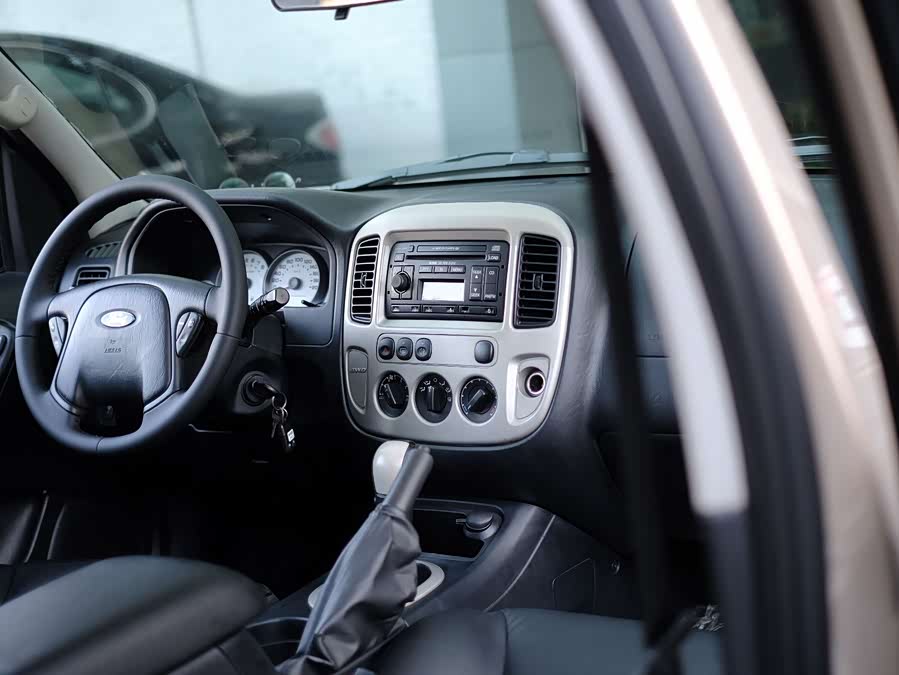 Ford Escape (Imported) 2007 immagine di auto #54