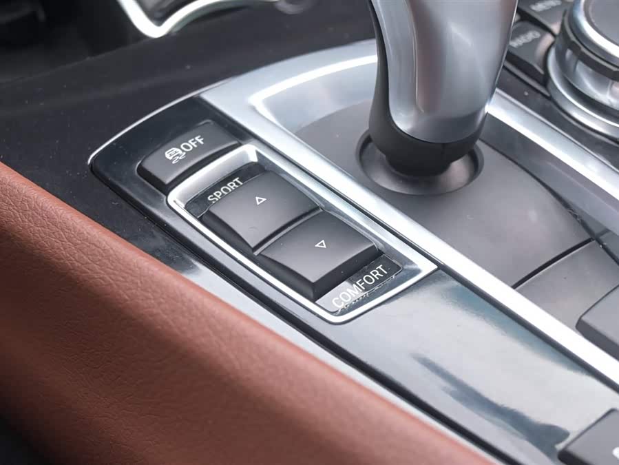 BMW 5 Series GT 2016 #54 BMW 5 Series GT 2016 صورة سيارة #54