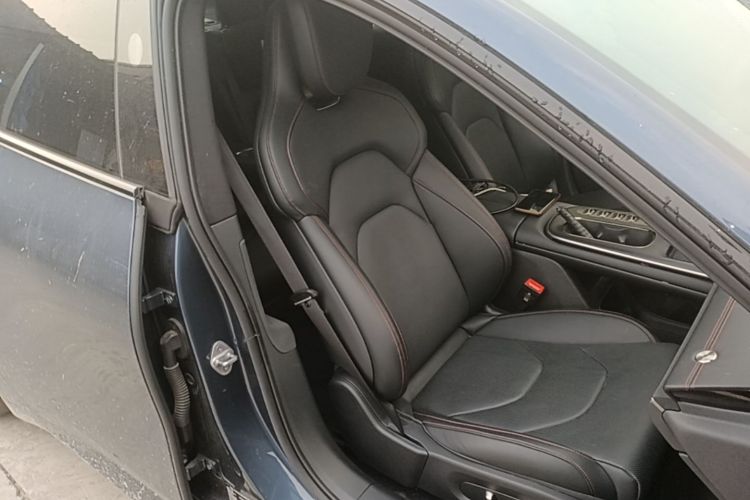 MI SU7 2024 image de voiture #24