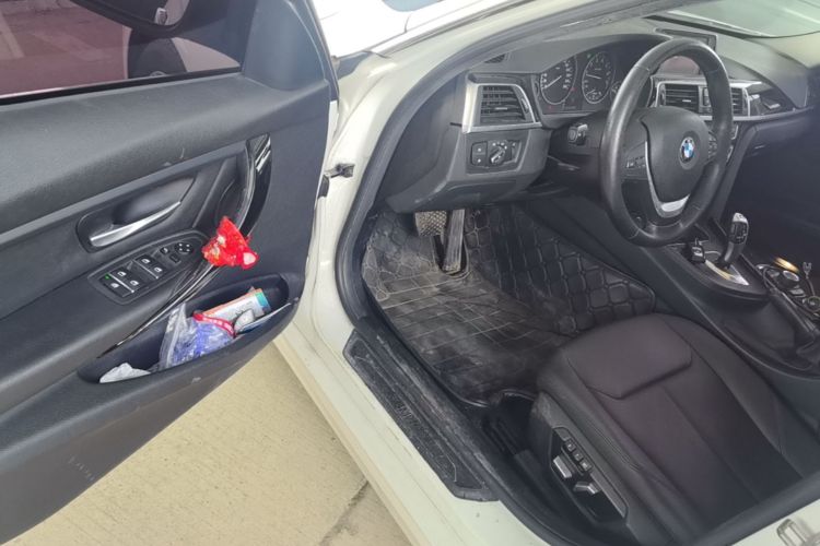 BMW 3 Series 2017 #12 BMW 3 Series 2017 car image #12