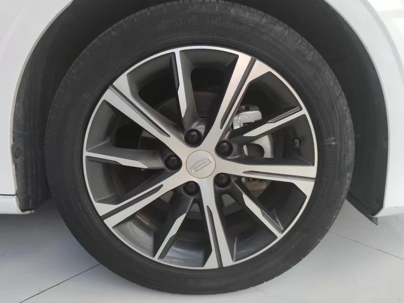 GEELY Emgrand 2022 car image #4