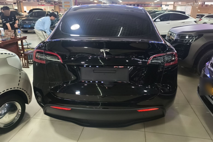 Tesla Model Y 2021 #4 Tesla Model Y 2021 car image #4