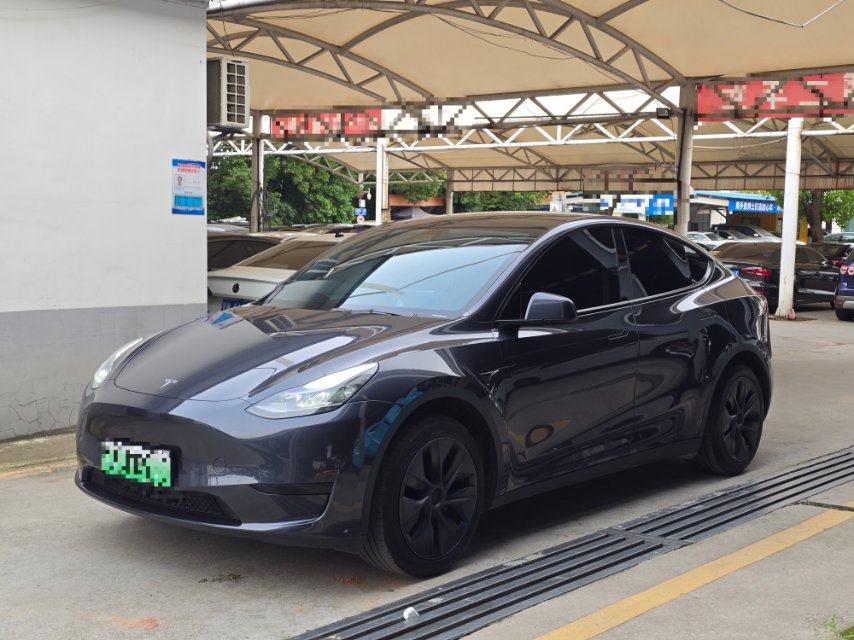 Tesla Model Y 2024 صورة سيارة 