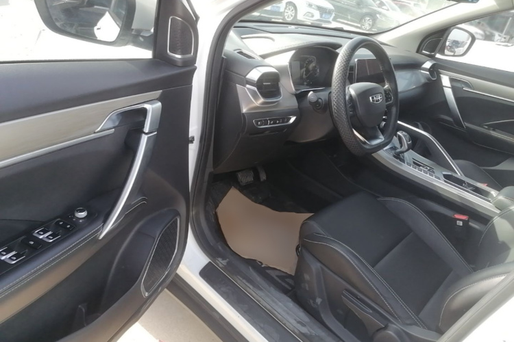 GEELY Coolray 2020 صورة سيارة #16