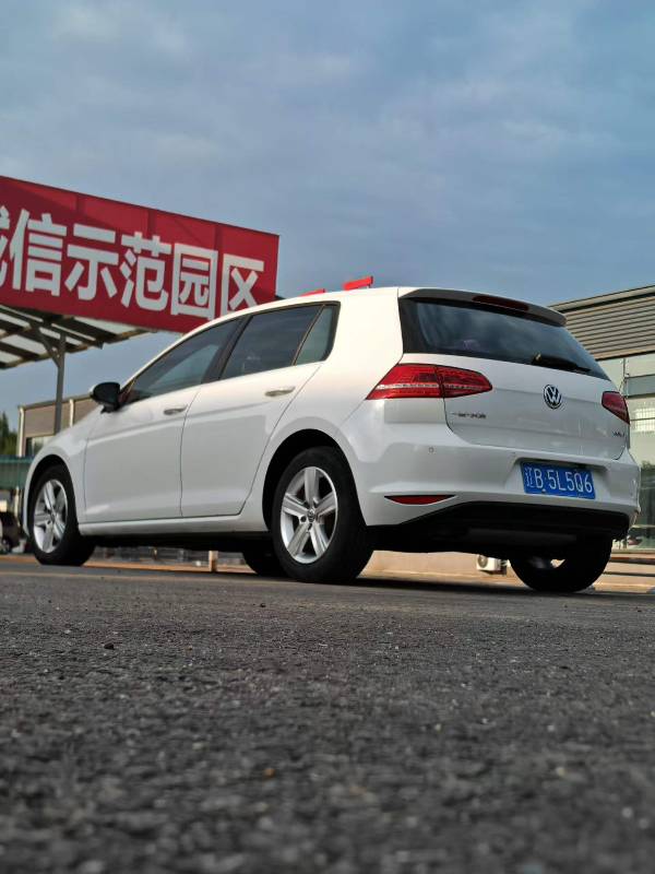 Volkswagen Golf 2016 car image #7