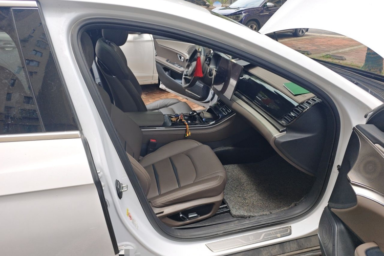 BYD Han 2023 car image #27