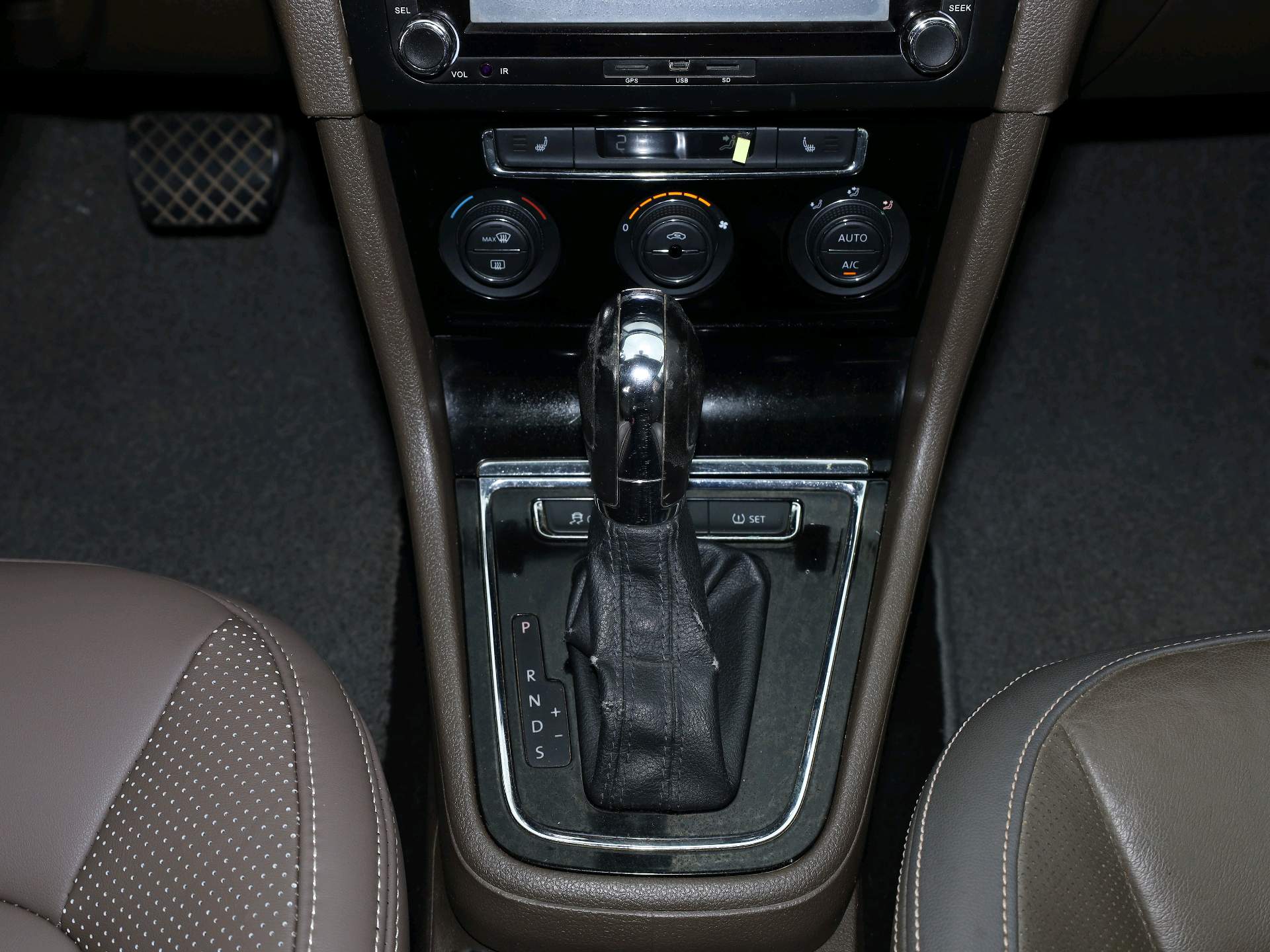 Volkswagen Bora 2013 immagine di auto #9
