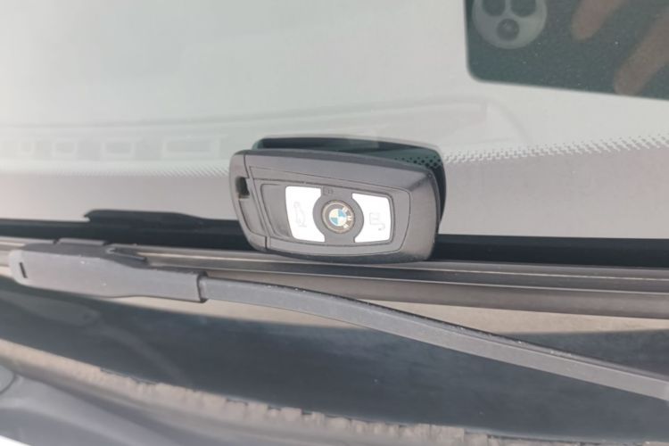 BMW 3 Series 2017 car image #9
