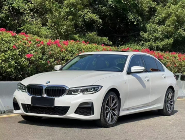 BMW 3 Series 2022 汽车图片 