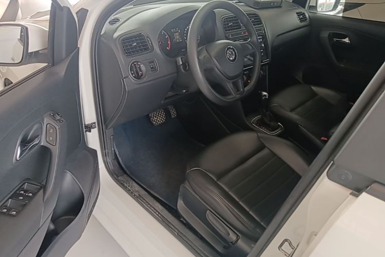 Volkswagen Polo 2018 immagine di auto #16