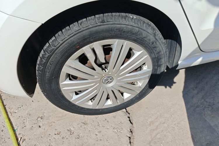 Volkswagen Polo 2017 car image #5