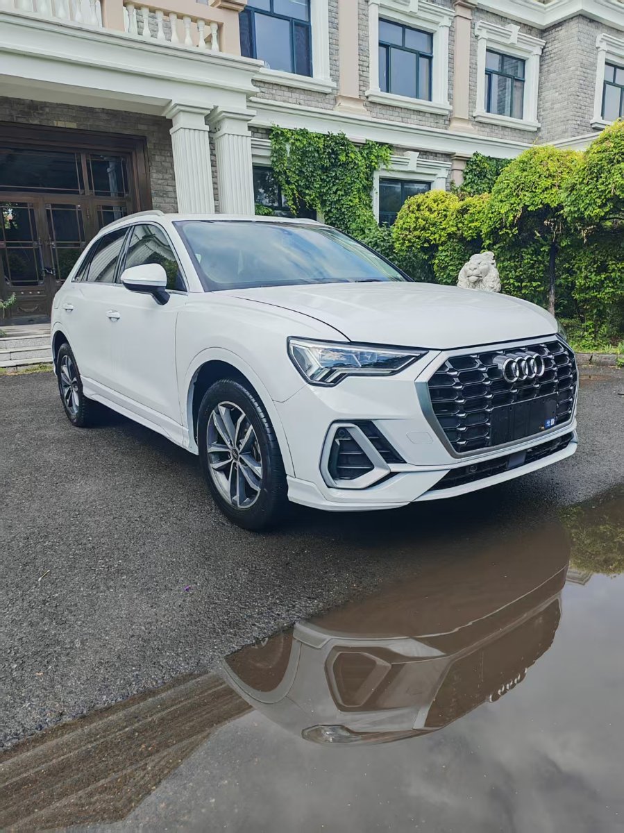 Audi Q3 2023 car image #3