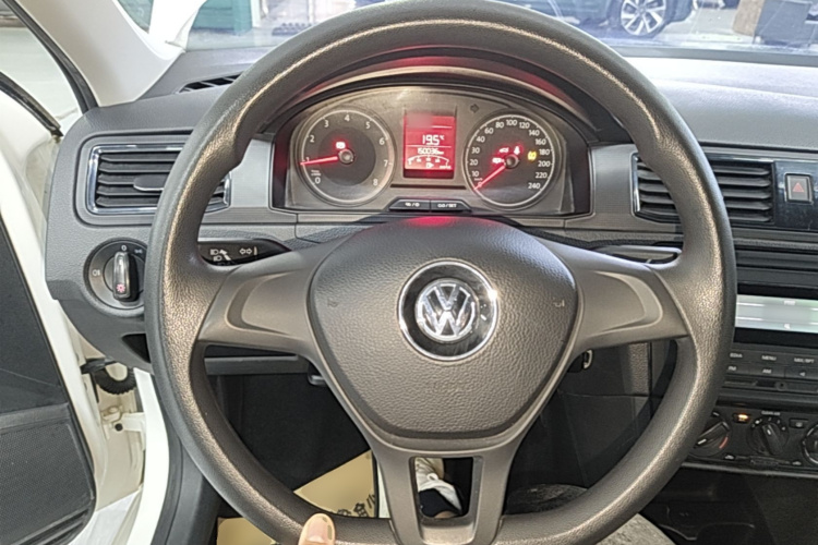 Volkswagen Santana 2019 #15 Volkswagen Santana 2019 car image #15